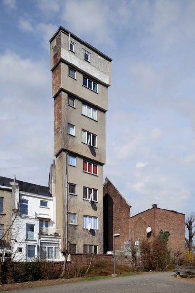 Photograph Xavier Delory Urban Forms Barre Ilot_02 on One Eyeland